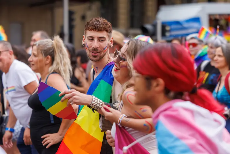 bien se protéger pour la marche des fiertés